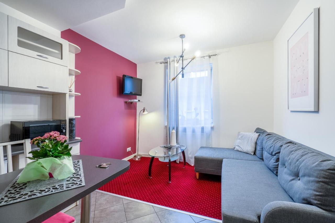 Roomservice Apartment